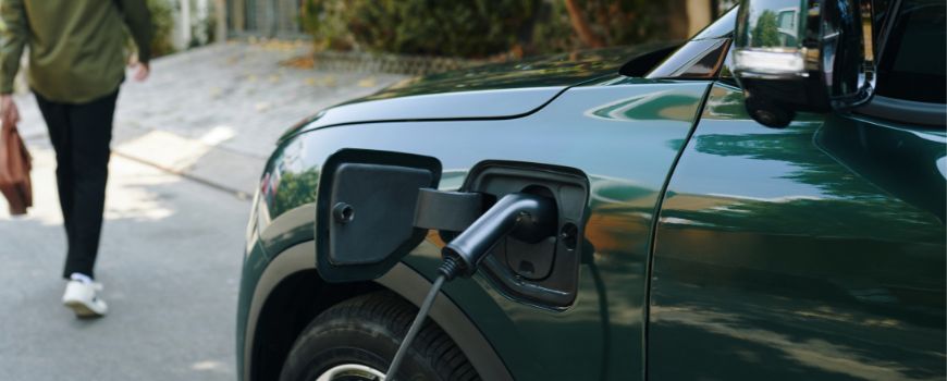 The Benefits of a 3-Pin UK Plug (Granny) EV Charging Cable for Renters