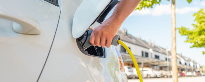 EV Charging Without a Driveway Set to Get Easier